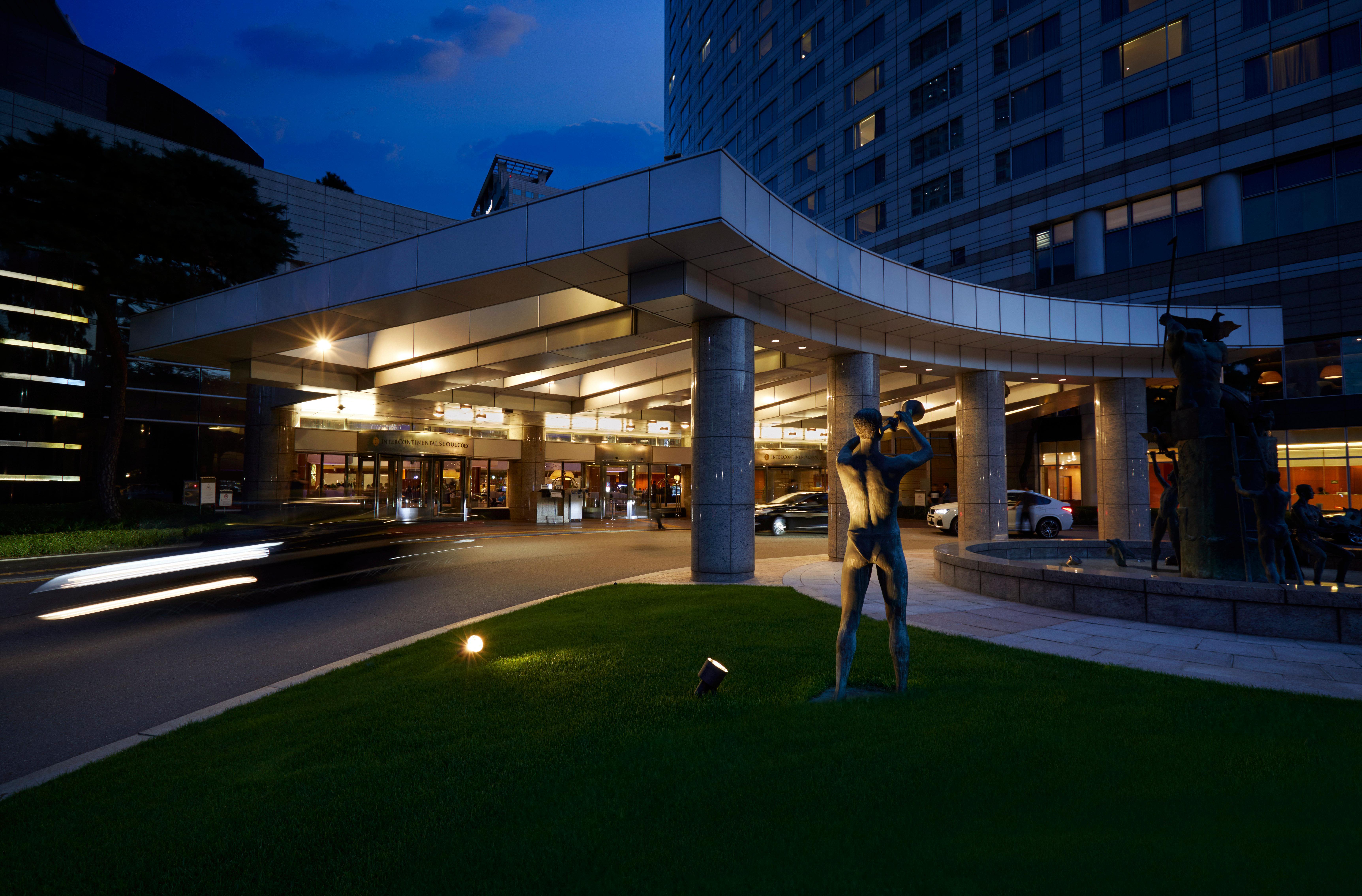 فندق إنتركونتيننتال سيول كويكس المظهر الخارجي الصورة The Westin Palace, Madrid